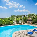 Marina Garden Трапезаки